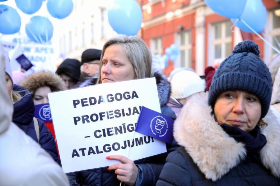 Вопрос о зарплатах учителей по-прежнему неясен
