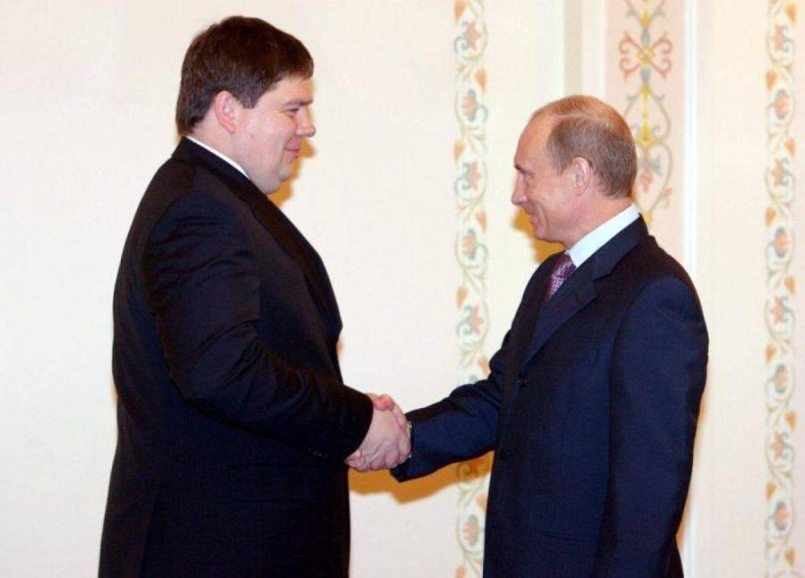 В начале славных дел: А. Калвитис и В. Путин. В начале славных дел: А. Калвитис и В. Путин.