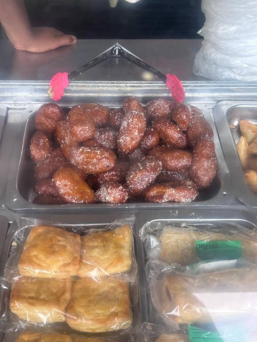 Несколькими пончиками можно насытиться. Несколькими пончиками можно насытиться.
