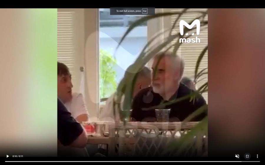 Меладзе с почитателями на Рублевке. Меладзе с почитателями на Рублевке.